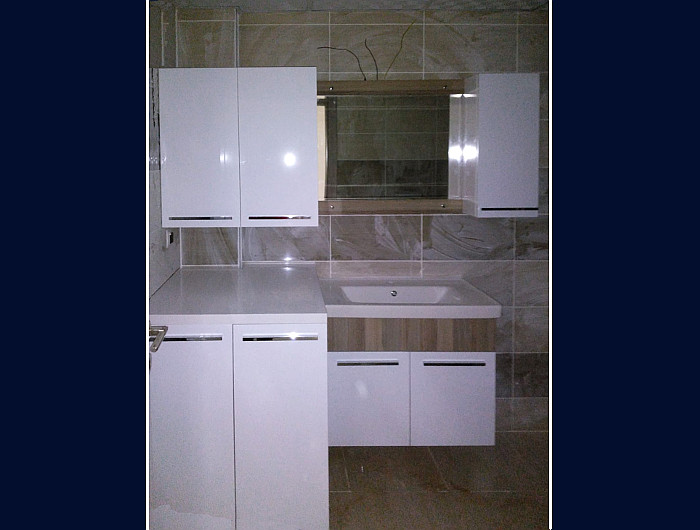 banyo dolabı